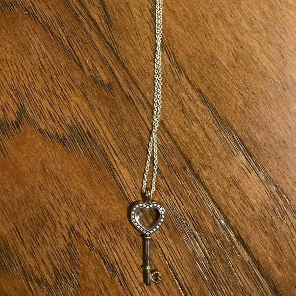Pandora Key Locket - Picture 2 of 2